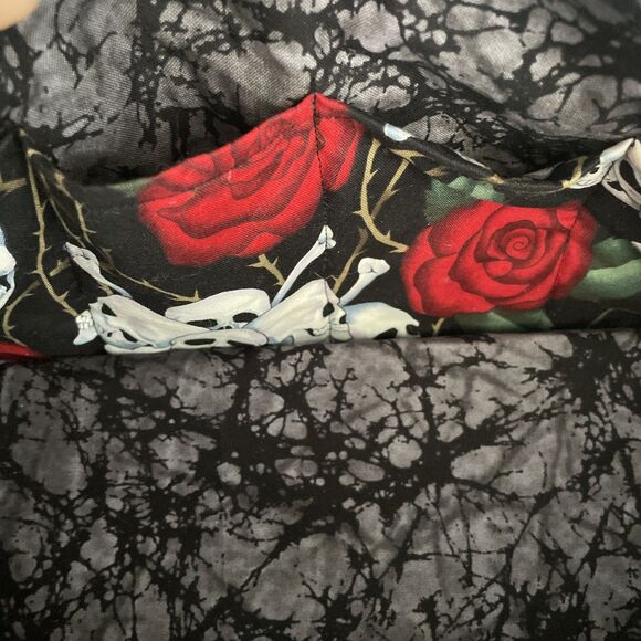SKULL and ROSES Tote Bag with Multiple Pockets Bingo Craft 12 x 8‎ x 4.5 inches - Picture 10 of 11